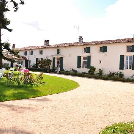 Bed and Breakfast Le Logis Du Plessis Chaniers Exterior foto