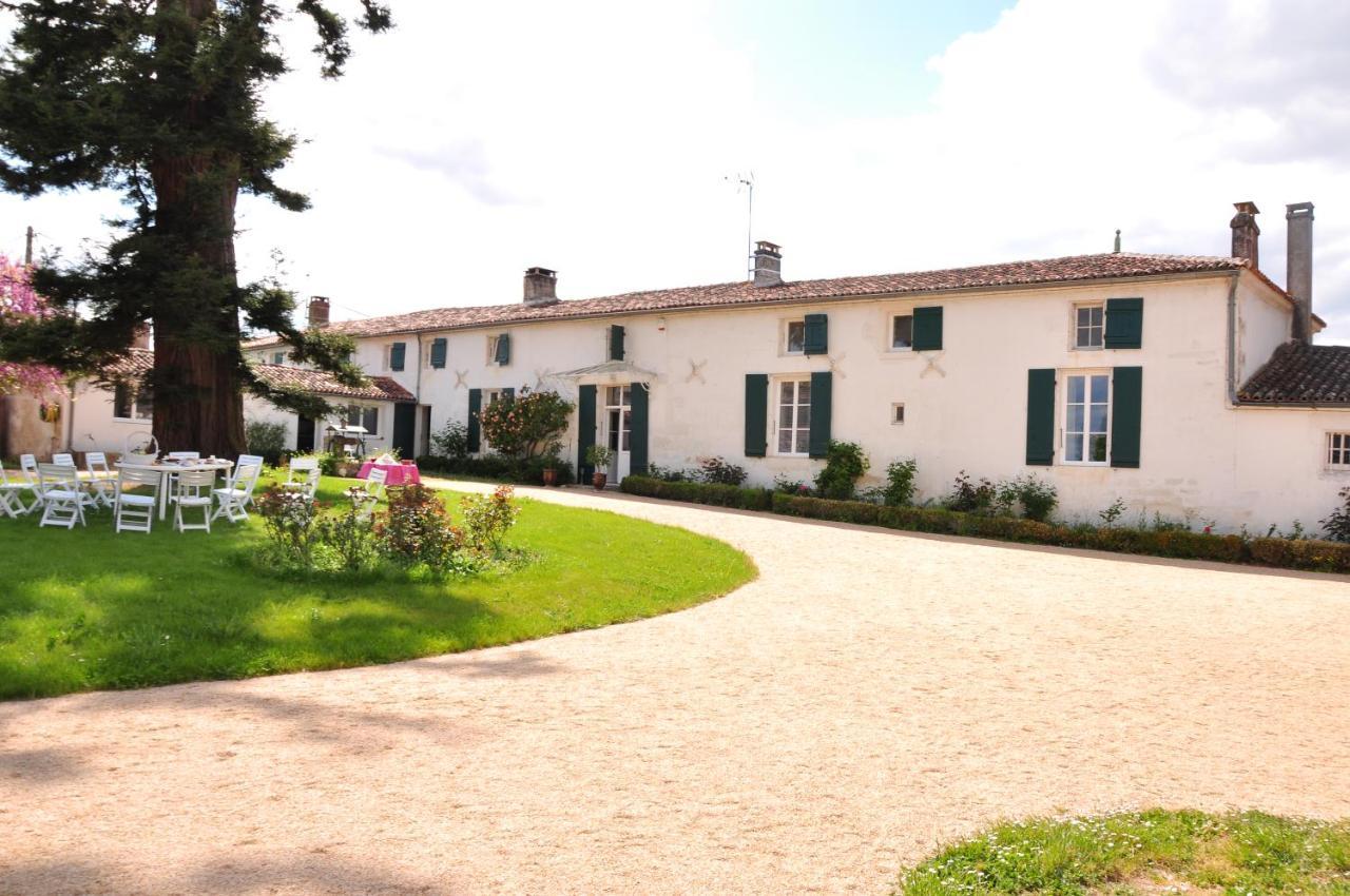 Bed and Breakfast Le Logis Du Plessis Chaniers Exterior foto