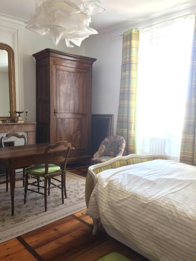 Bed and Breakfast Le Logis Du Plessis Chaniers Exterior foto