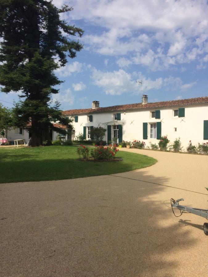 Bed and Breakfast Le Logis Du Plessis Chaniers Exterior foto