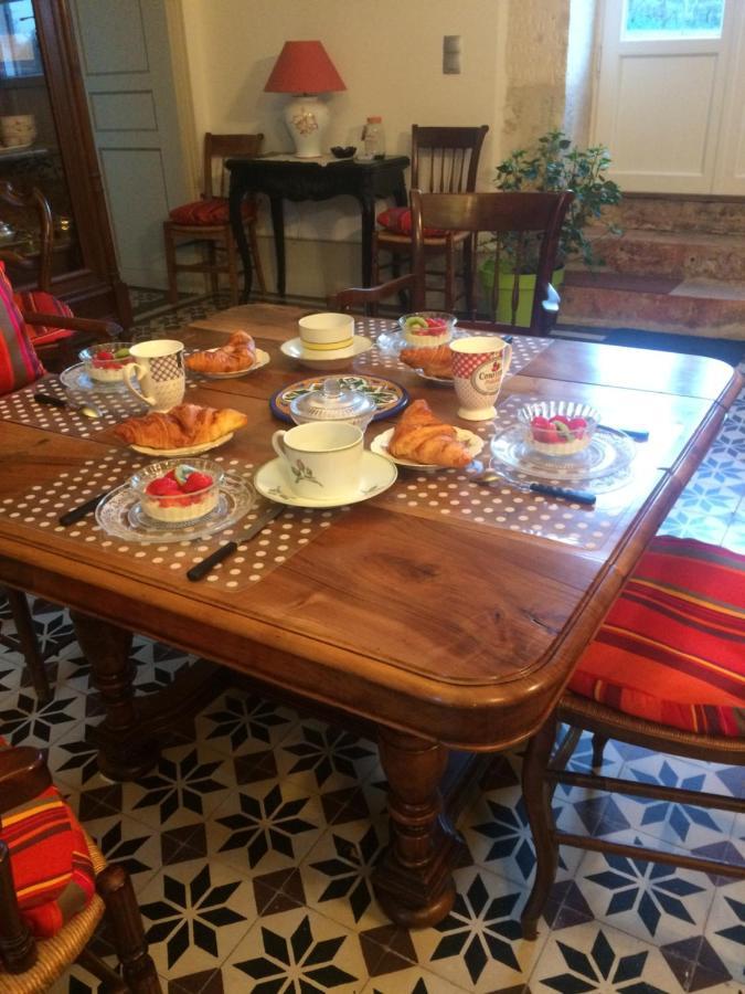 Bed and Breakfast Le Logis Du Plessis Chaniers Exterior foto